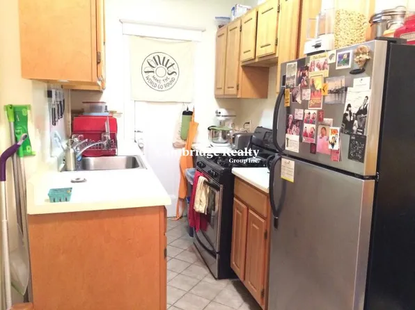 1610 Massachusetts Ave #1T, Cambridge, MA 02138