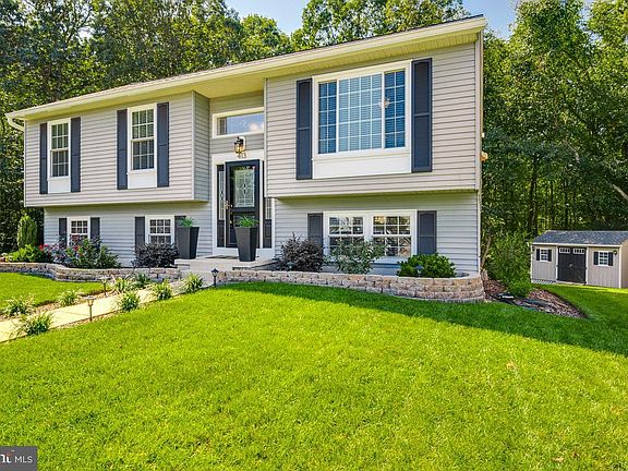 2nd image of 413 Quiet Woods Ct