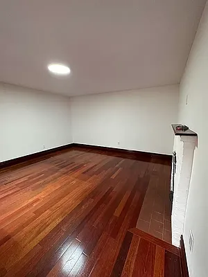 Rented by Real Manhattan Group LLC | media 3