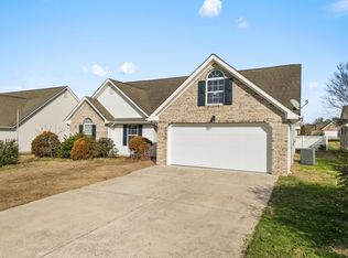 20 Caramel Ln, Rossville, GA 30741