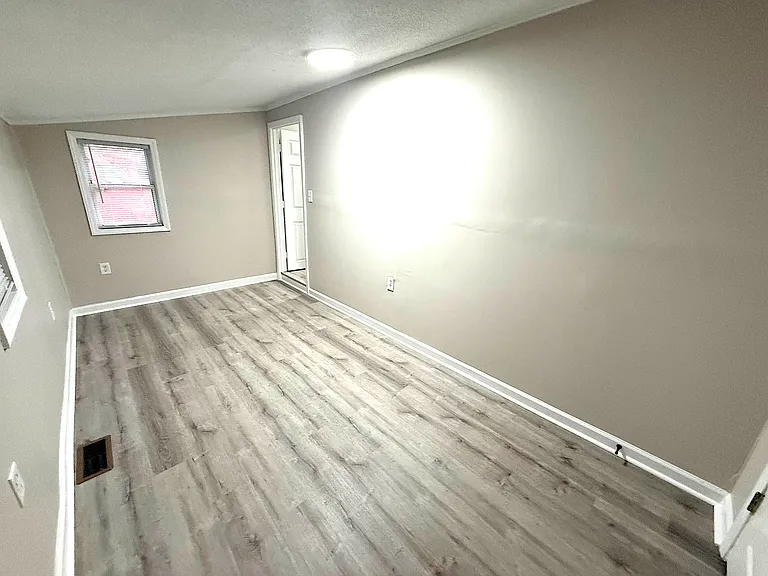 Rear bedroom & closet