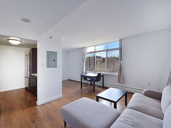 2nd image of 130 Bradhurst Ave #1103