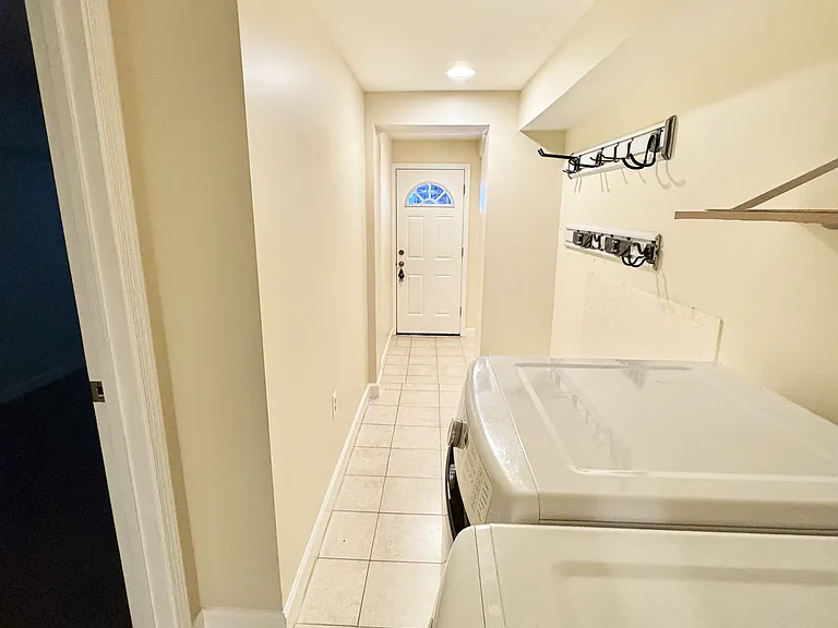 408 Delafield Pl NW — Photo 12