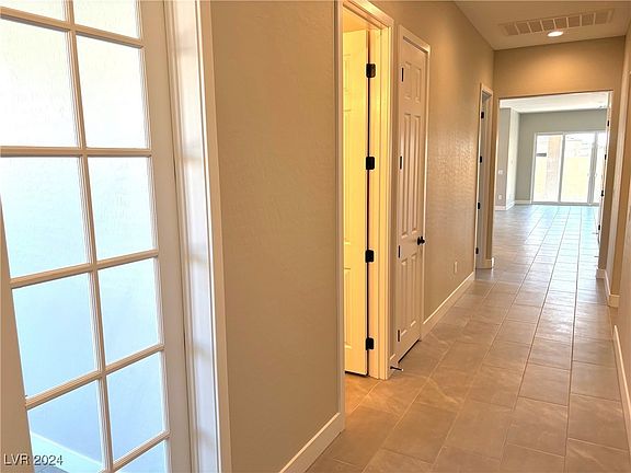 4th image of 10967 Doresta Ave