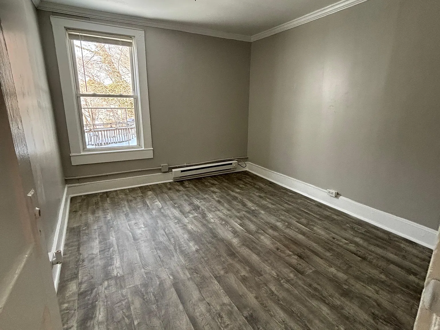 3 bed, 1.0 bath, $1,900 — Photo 4
