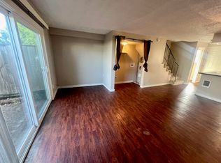 520 W Maple St APT 4, Lebanon, OR 97355