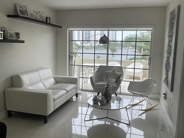 2600 Collins Ave APT 211, Miami Beach, FL 33140