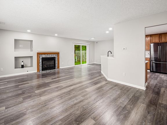 5th image of 3152 Cumberland Woods Dr