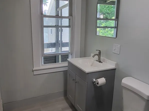 71 Middlesex St Floor 2, Springfield, MA 01109