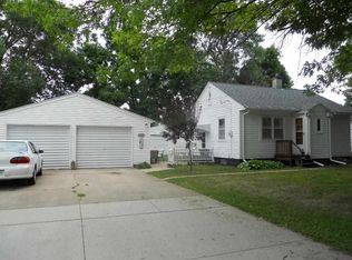 1131 Magnolia Pkwy, Waterloo, IA 50701