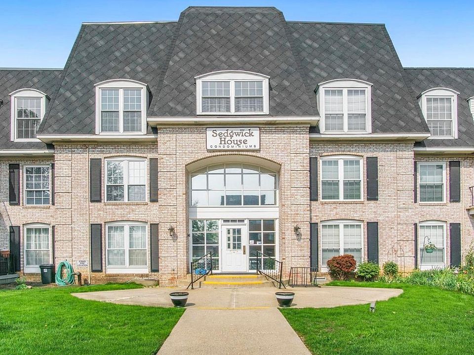 1st image of 820 Lincolnway W APT 311