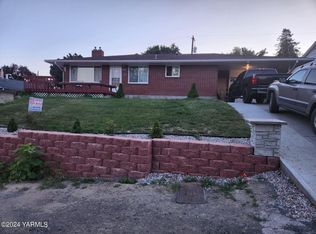 504 N 2nd St, Selah, WA