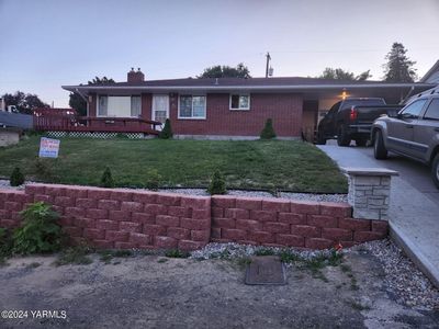 504 N 2nd St, Selah, WA, 98942