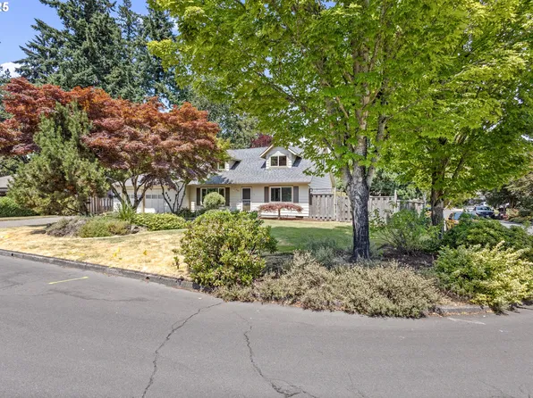 6120 SW Cross Creek Dr, Beaverton, OR 97078