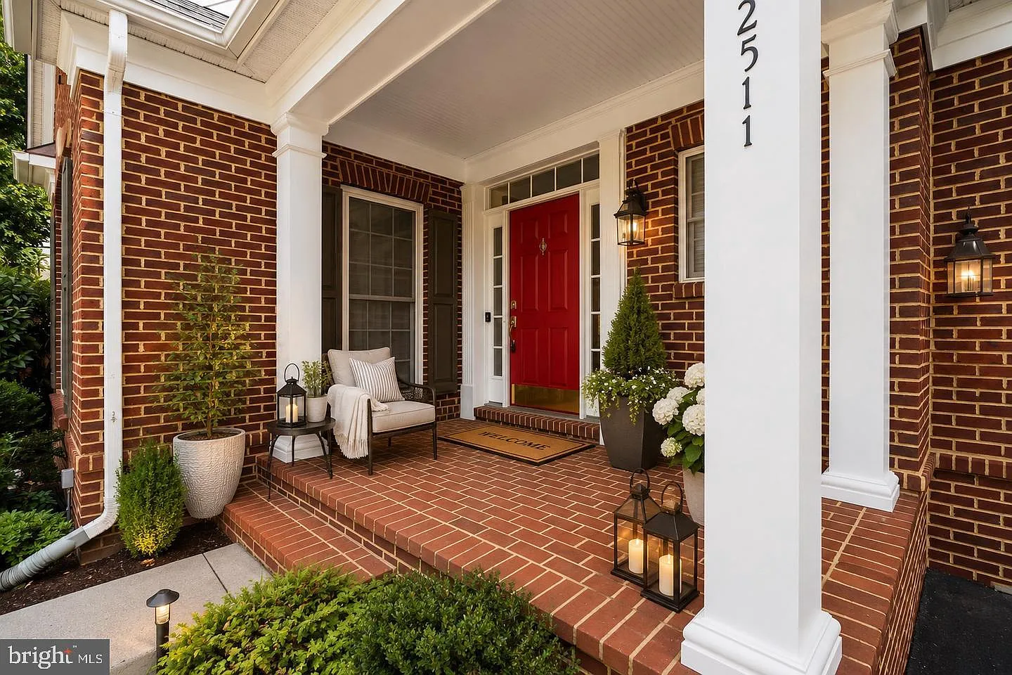 5 bed, 4.5 bath, 4399 sqft, $4,200 — Photo 3
