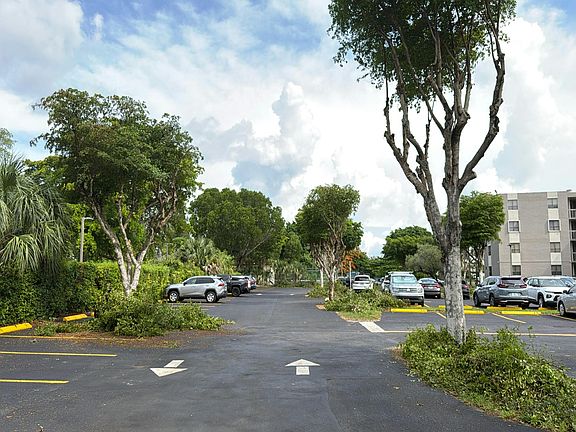 5th image of 1101SW122 Avenue