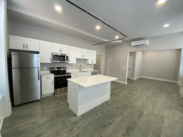 133 E Philadelphia St — Photo 10