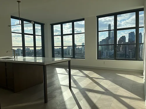 180 Front St Photo 1