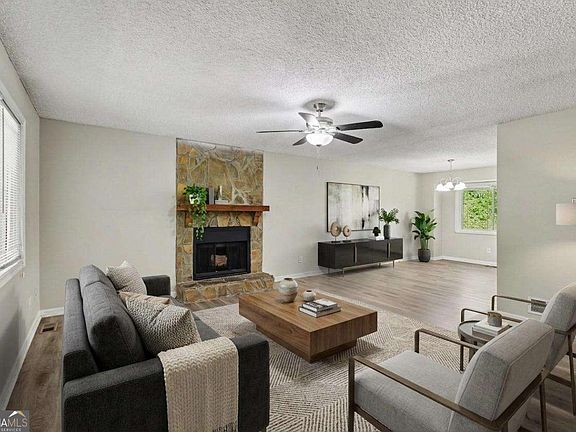 5th image of 2271 Chestnut Pl