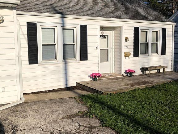 3rd image of 227 Mill St