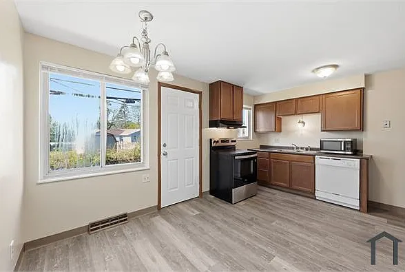 1759 Lonsdale Rd #C — Photo 6