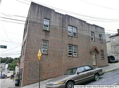 3rd image of 330 York Ave