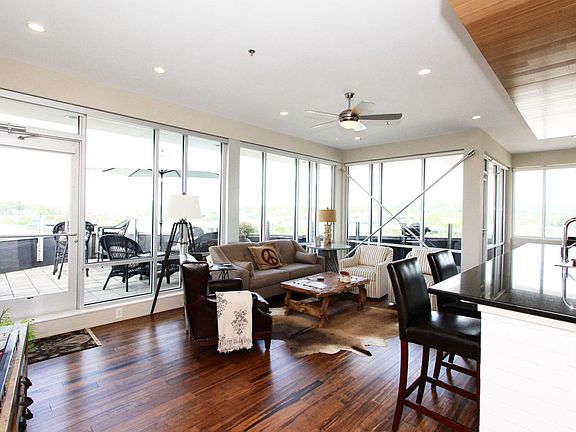 3rd image of 555 W Jackson Ave Ste 603
