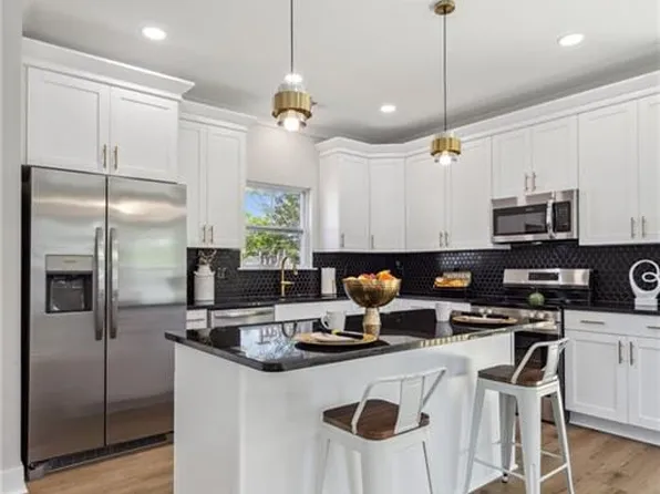 208 Charlotte Ave, Suffolk, VA 23434