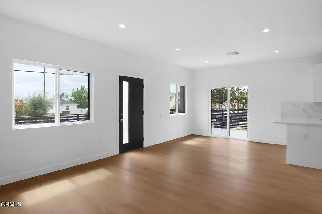 2 bed, 2.0 bath, 1000 sqft, $3,795 — Photo 4