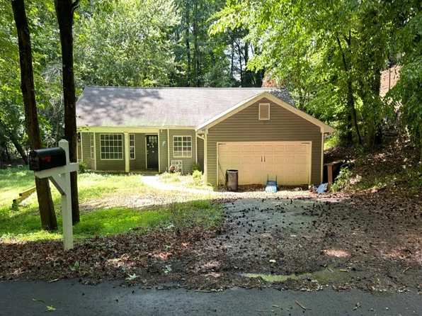 2930 The Trail Rd, Gainesville, GA 30501
