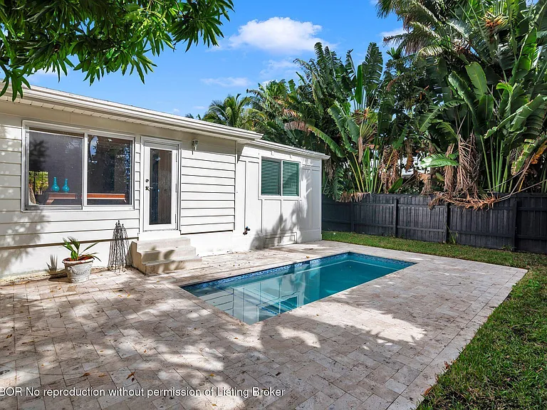 240 Almeria Rd — Photo 22