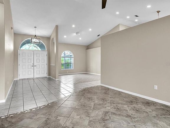 5th image of 1114 Campbell St