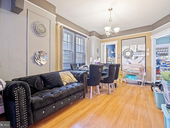 4th image of 1109 Genesee St