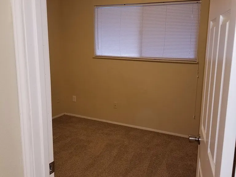 Meadow Creek Apartments — Photo 22