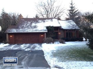 404 Rowantree Rd, Sycamore, IL 60178