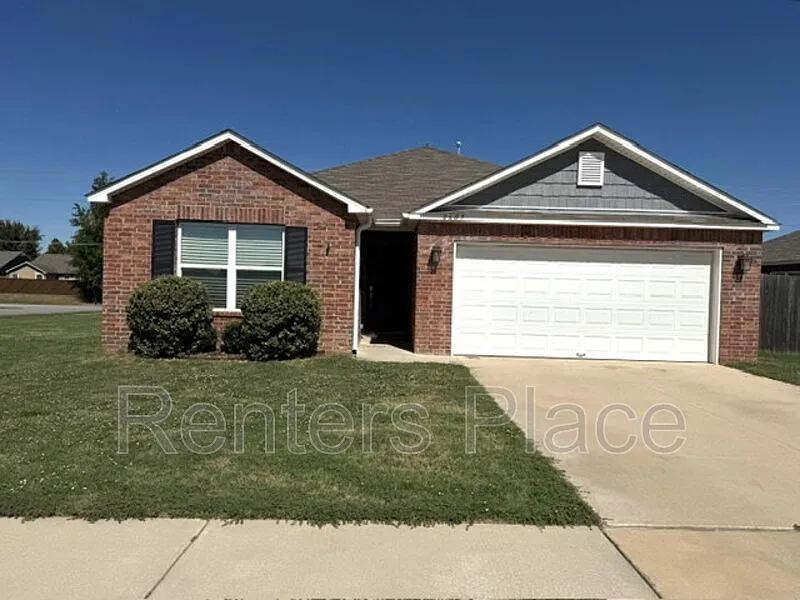 3 bed, 2.0 bath, 1594 sqft, $1,695 — Photo 1