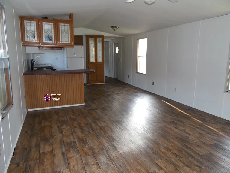 683 Pecan Rd — Photo 2