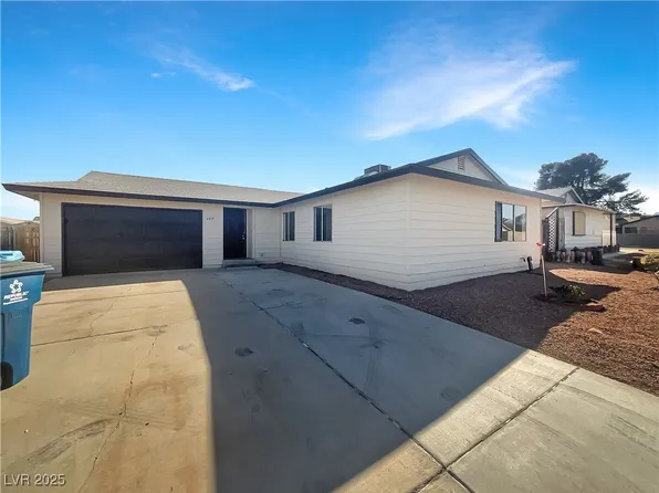 6479 Gunderson Blvd, Las Vegas, NV 89103