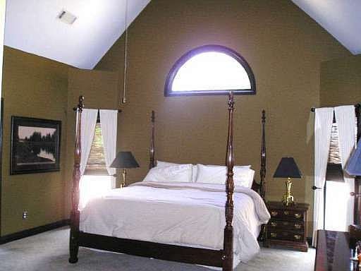 5th image of 1285 Village Oaks Ln