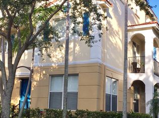 2860 S Oasis Dr, Boynton Beach, FL 33426