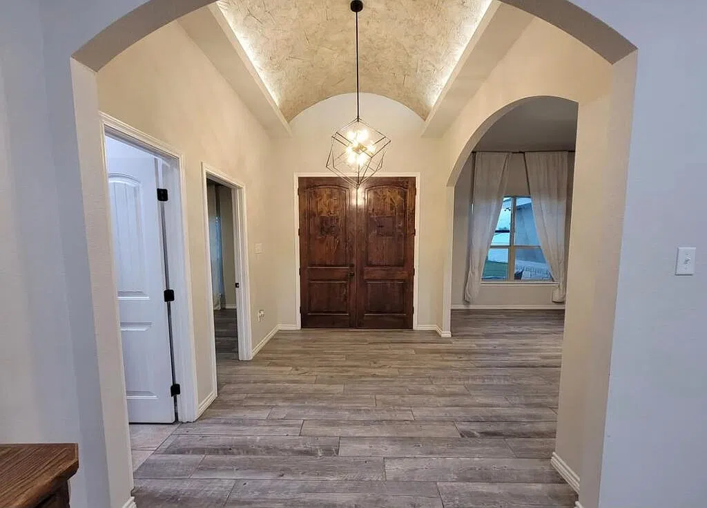 4 bed, 3.0 bath, 2660 sqft, $4,300 — Photo 3
