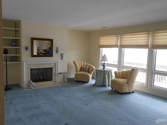 4th image of 5533 S Wayne Ave APT C