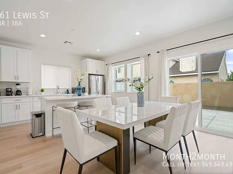 761 Lewis St — Photo 6
