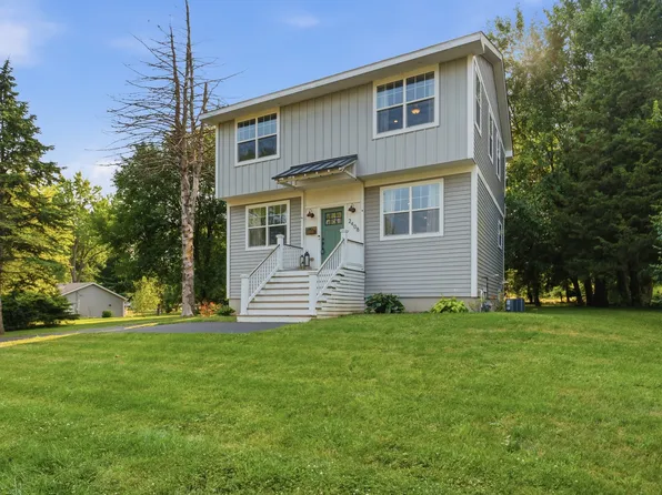 2408 N Spojnia Rd, McHenry, IL 60050