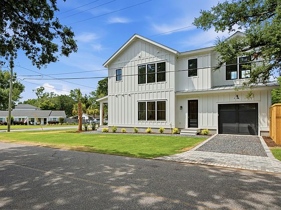 3rd image of 6 Vincent Dr