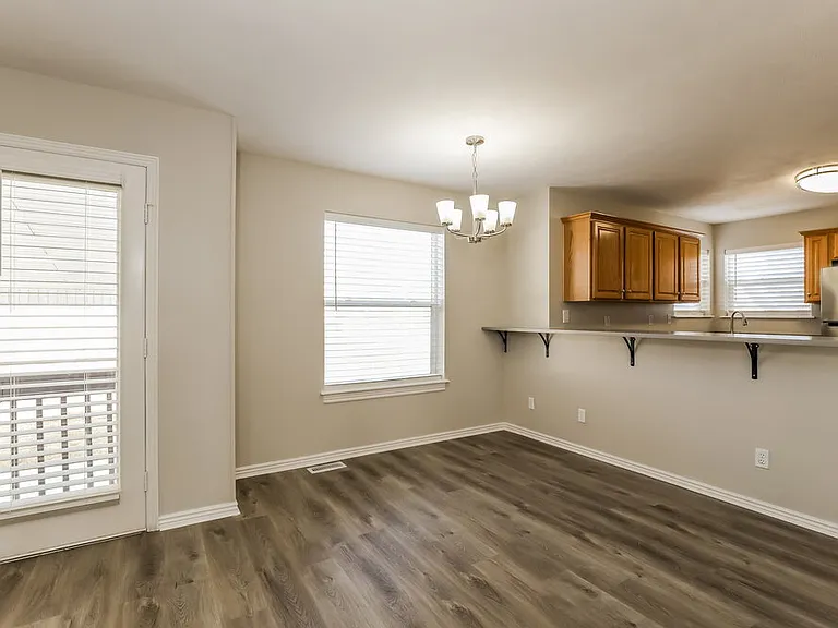 4083 S 1100 W — Photo 7