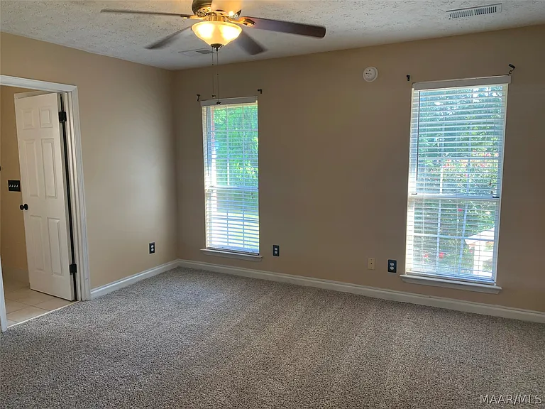243 Primrose Dr — Photo 8
