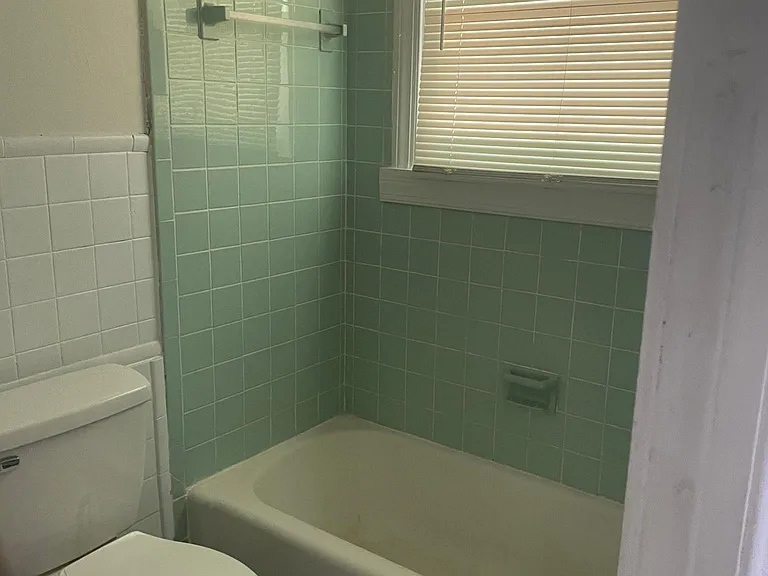 201 Raynor St #B — Photo 7