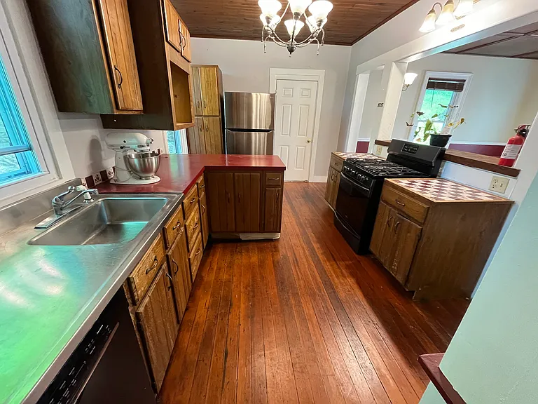 4750 Syracuse Rd — Photo 9