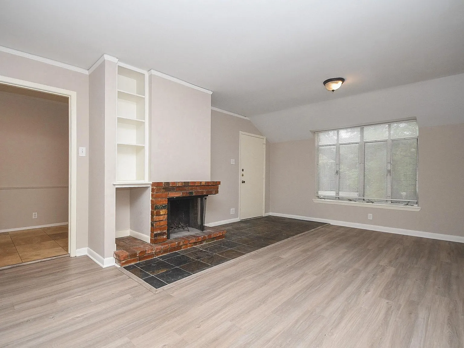 2 bed, 2.0 bath, 1173 sqft, $1,600 — Photo 4